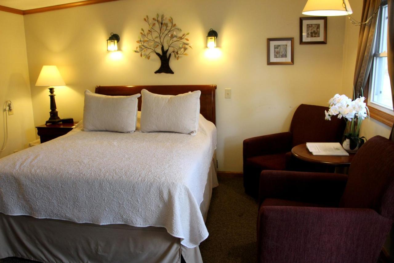 All Seasons Inn Oswego Exterior photo